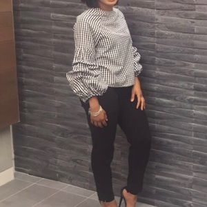 Chic Black and White Gingham Puff Sleeve Top